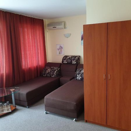 Family Hotel Diana 포마리 외부 사진