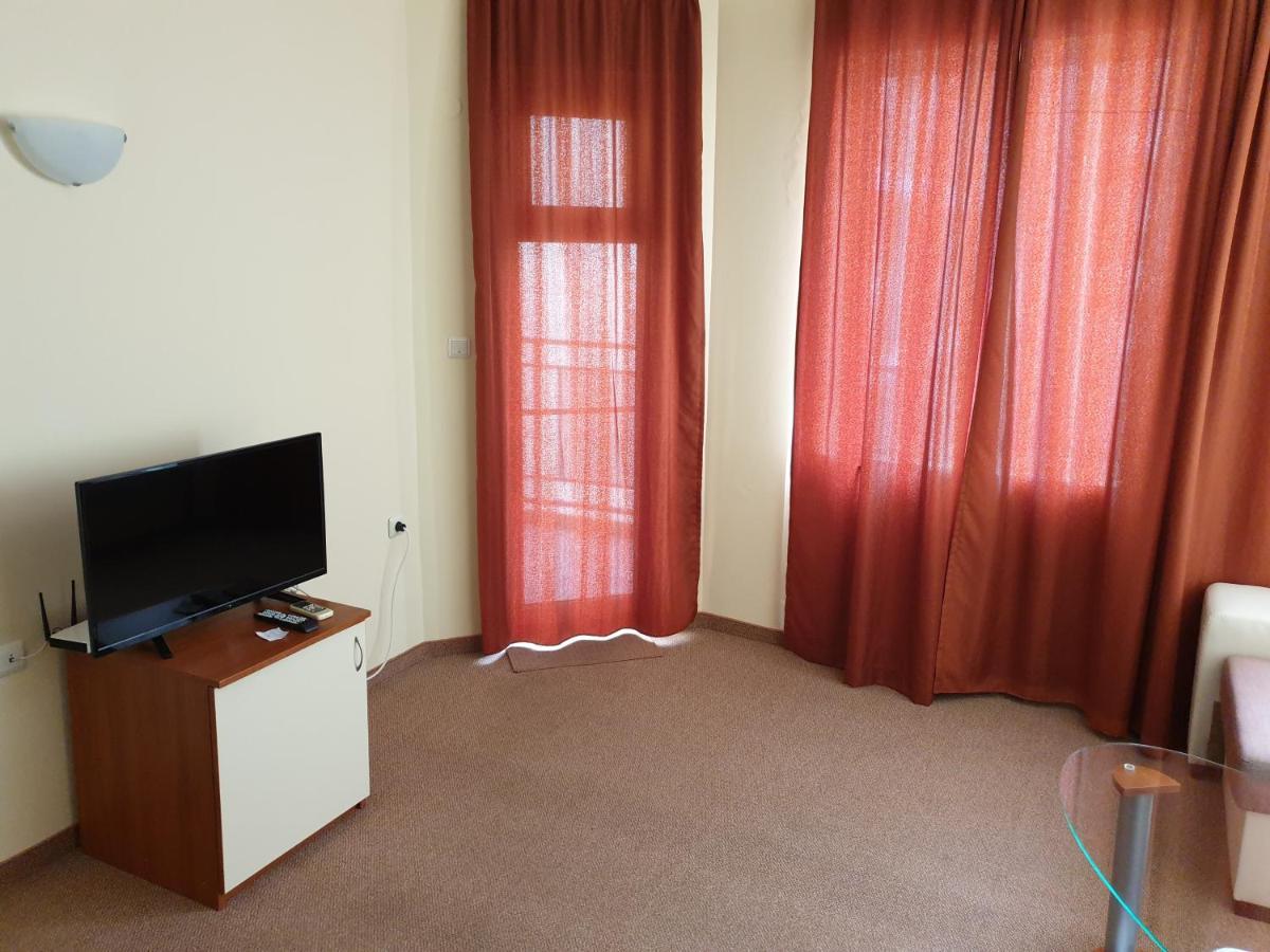 Family Hotel Diana 포마리 외부 사진