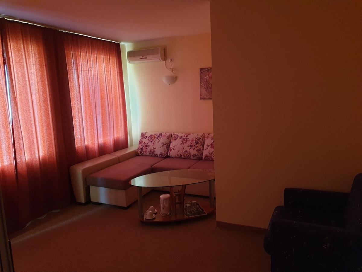 Family Hotel Diana 포마리 외부 사진