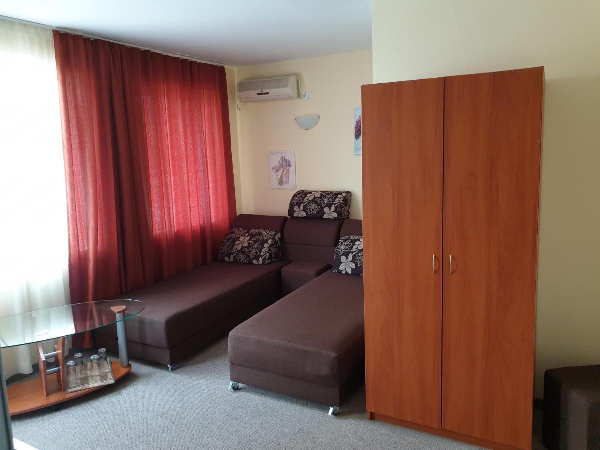 Family Hotel Diana 포마리 외부 사진