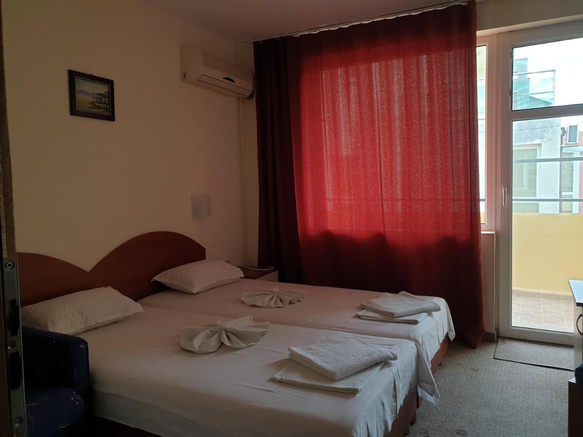 Family Hotel Diana 포마리 외부 사진