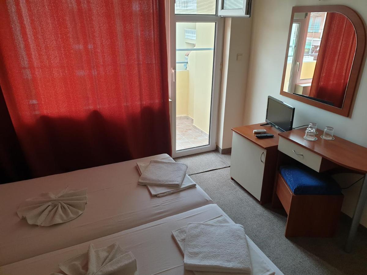 Family Hotel Diana 포마리 외부 사진