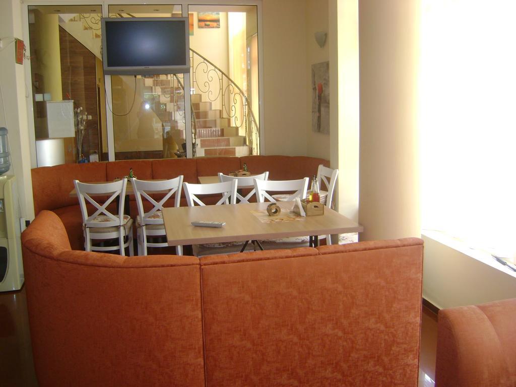 Family Hotel Diana 포마리 외부 사진