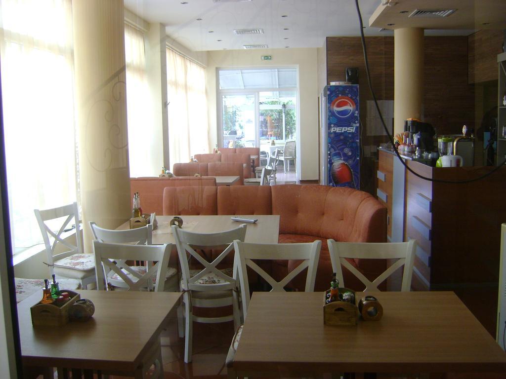 Family Hotel Diana 포마리 외부 사진