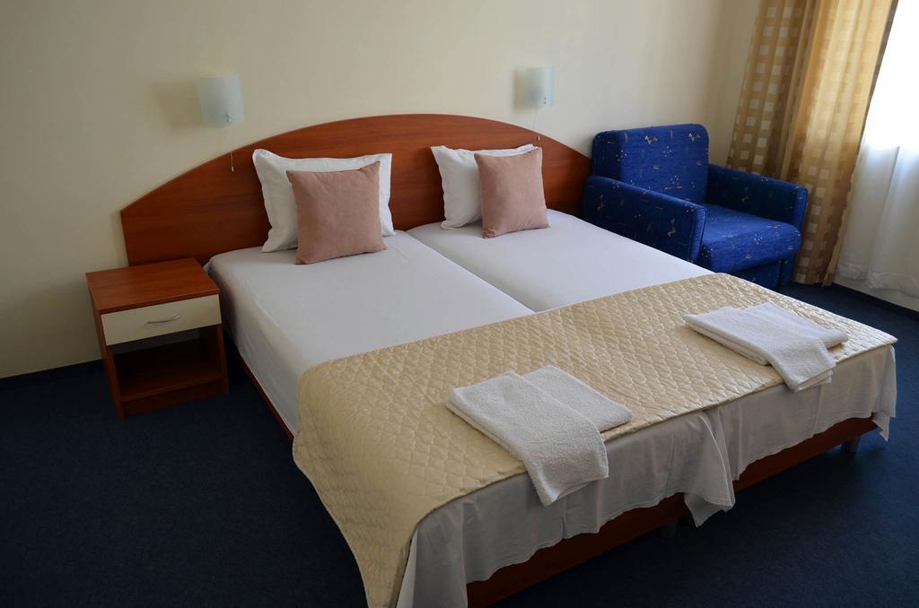 Family Hotel Diana 포마리 외부 사진