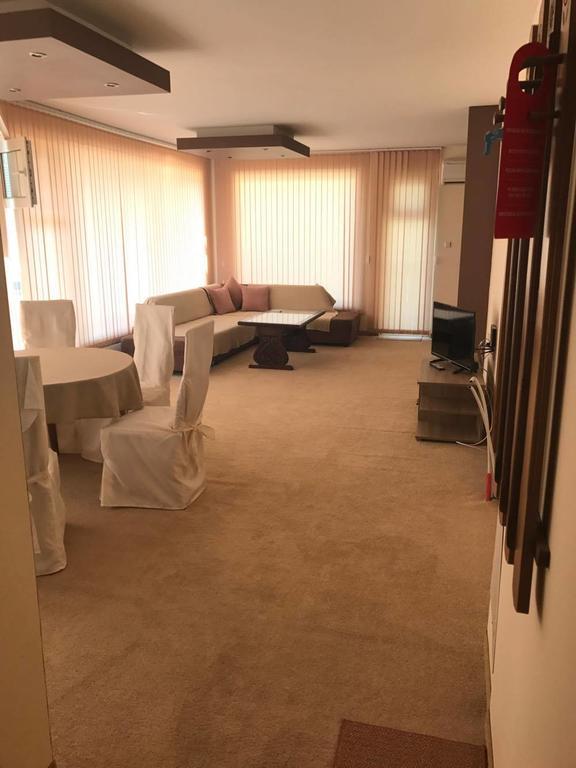 Family Hotel Diana 포마리 외부 사진