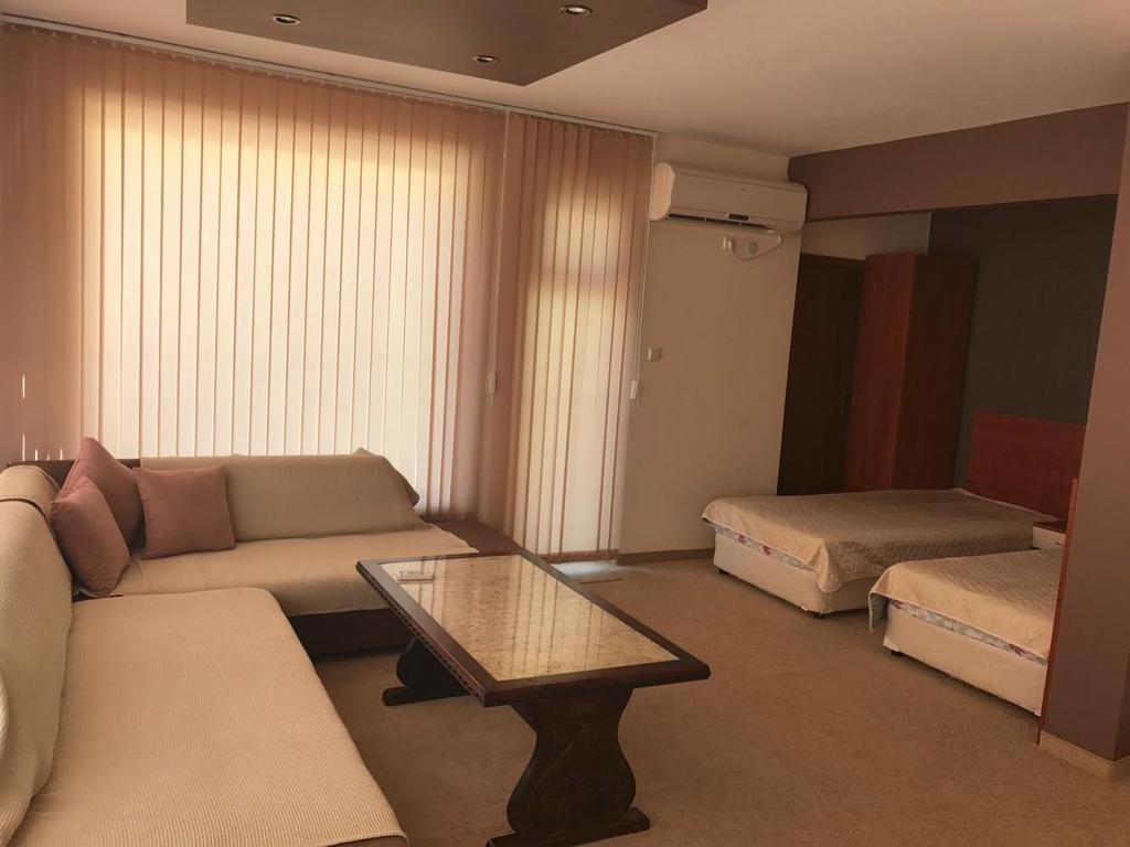 Family Hotel Diana 포마리 외부 사진