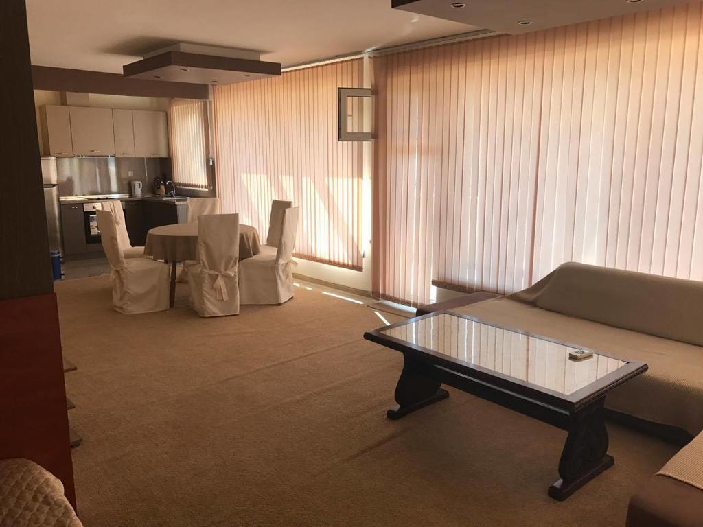 Family Hotel Diana 포마리 외부 사진