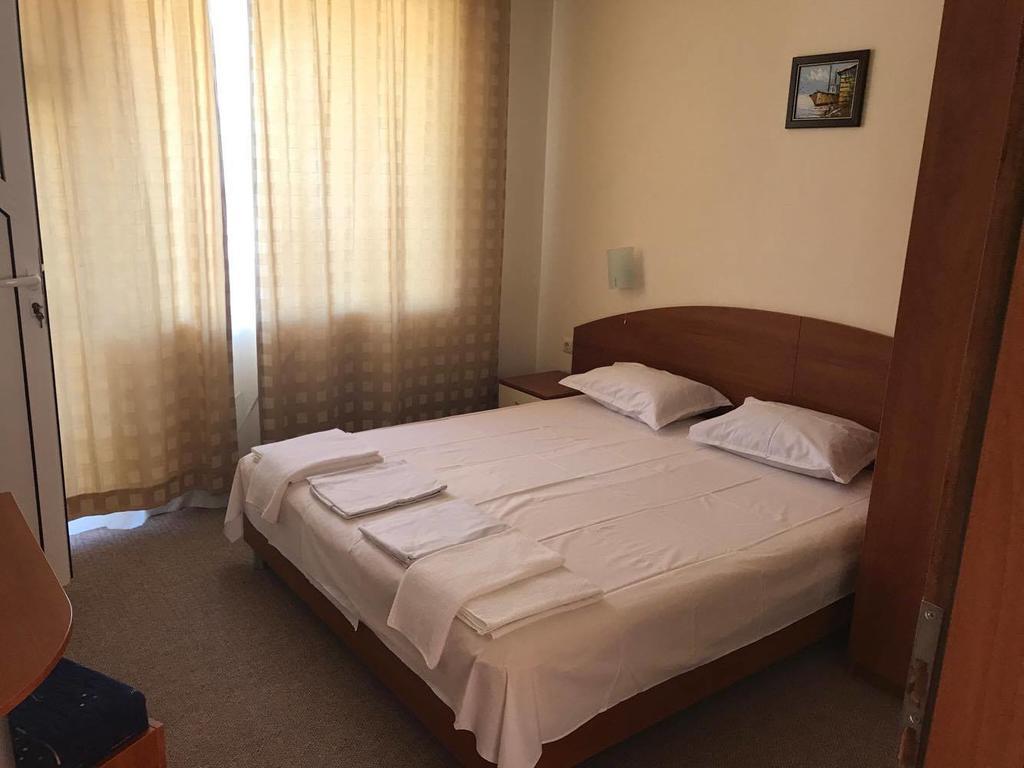 Family Hotel Diana 포마리 외부 사진