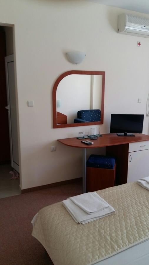 Family Hotel Diana 포마리 외부 사진